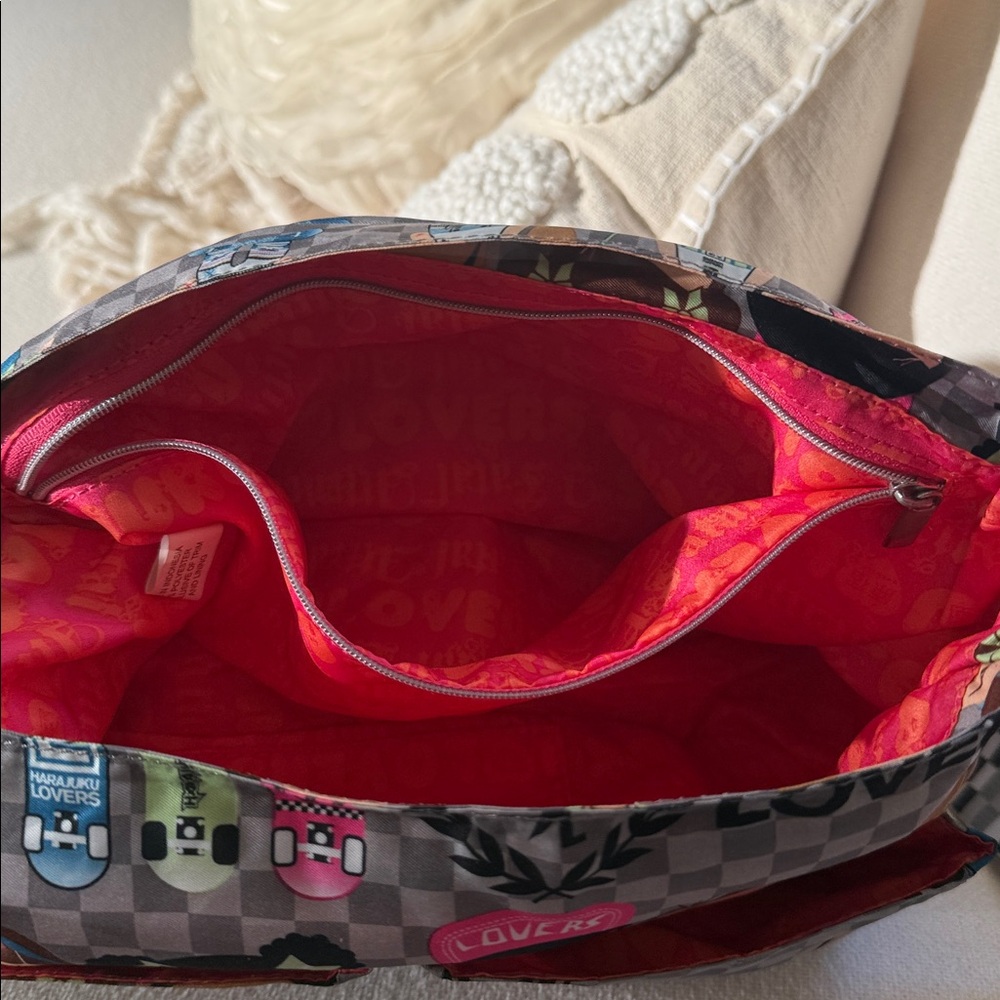 Harajuku Lovers Messenger Bag - Picture 15 of 16